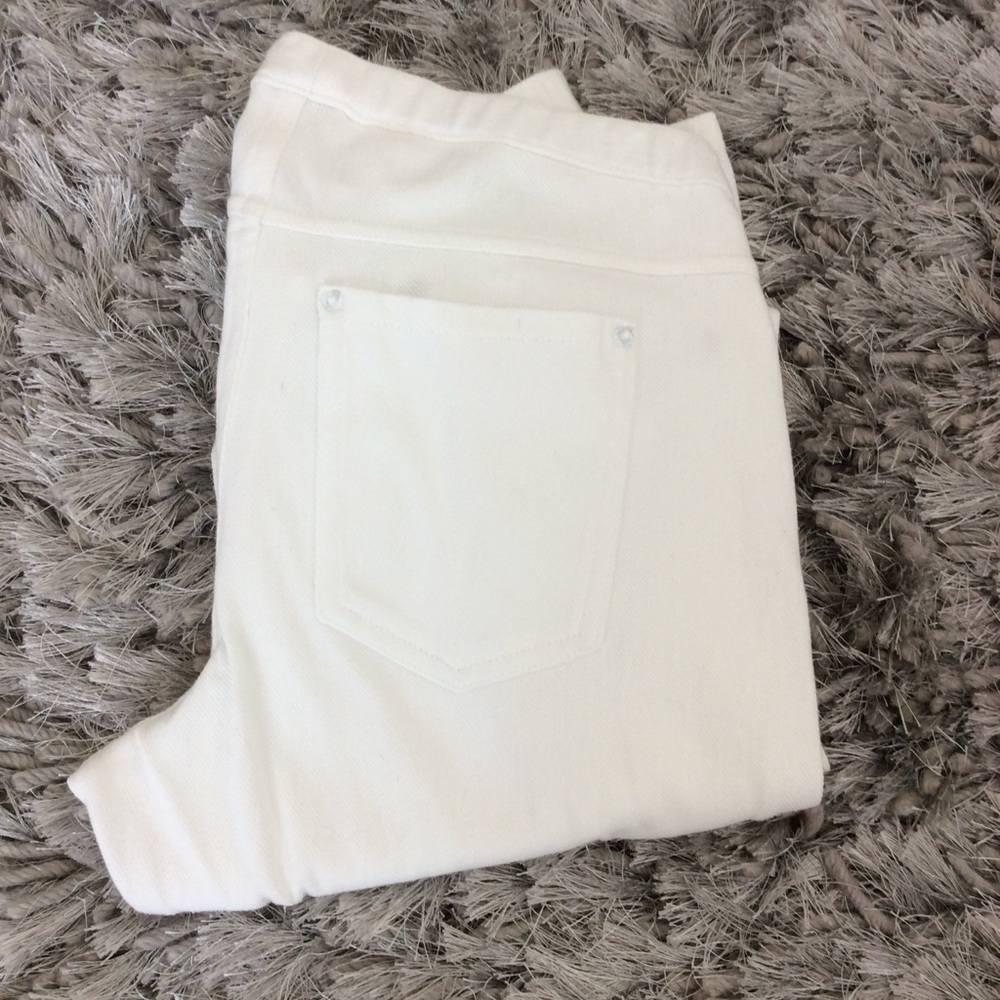 HUE white pant